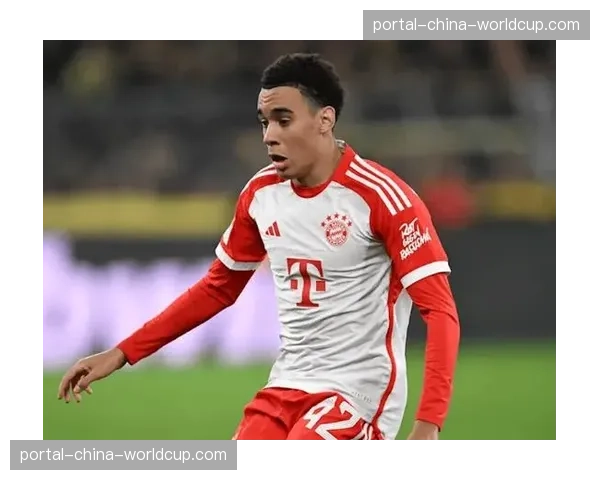 拜仁官方确认穆夏拉肌肉轻微拉伤，将缺席对阵曼城的首回合较量